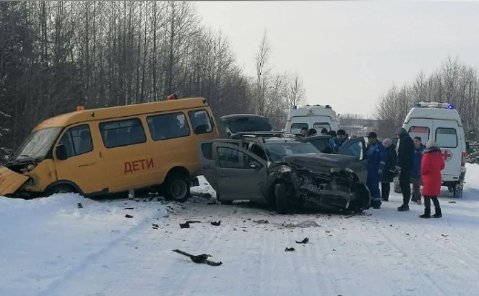В Ибресинском округе в ДТП со школьным автобусом пострадали 5 человек