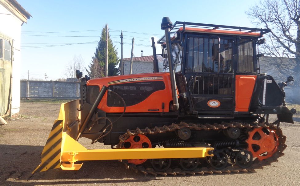 С подрядчика, поставившего в Чувашию старые трактора под видом новых, взыскали 8,4 млн рублей