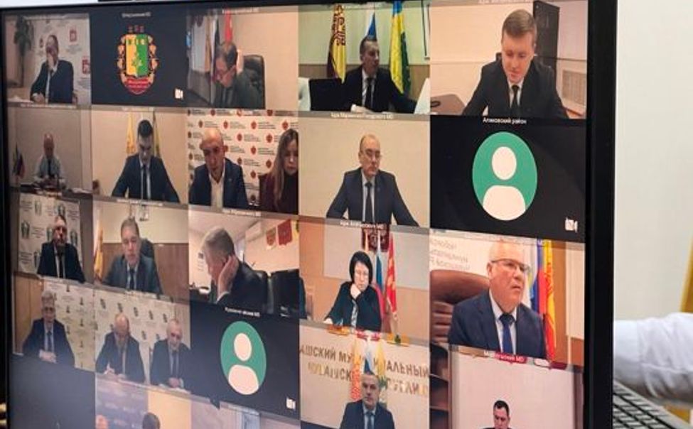 Глав муниципальных округов Чувашии призвали ускорить темпы контрактации по инициативным проектам