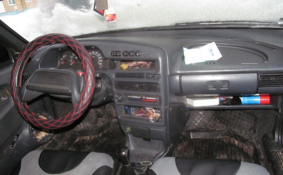 Двое 18-летних чебоксарцев обворовывали автомобили