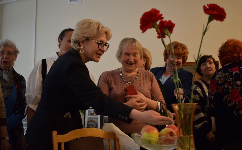 В чебоксарском лицее №4 прошло чествование ветеранов педагогического труда