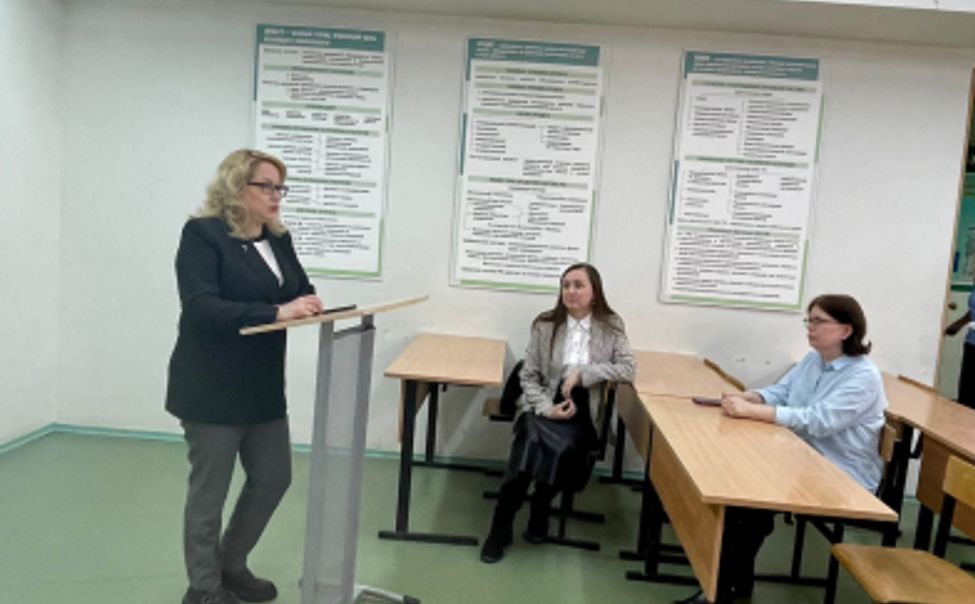 В Чебоксарах со студентами провели антинаркотическую беседу