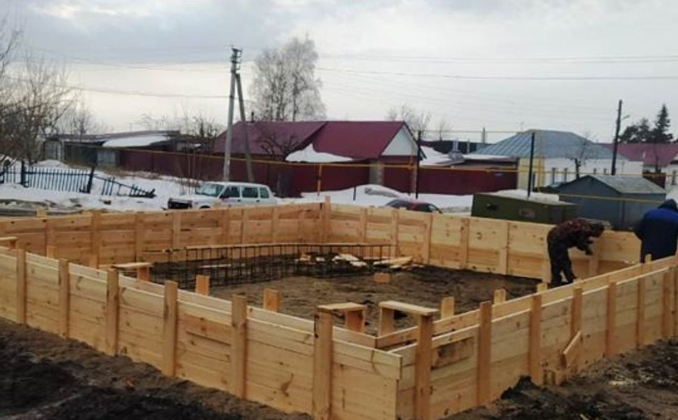 Под новое здание ФАПа в Цивильском МО подготавливают фундамент