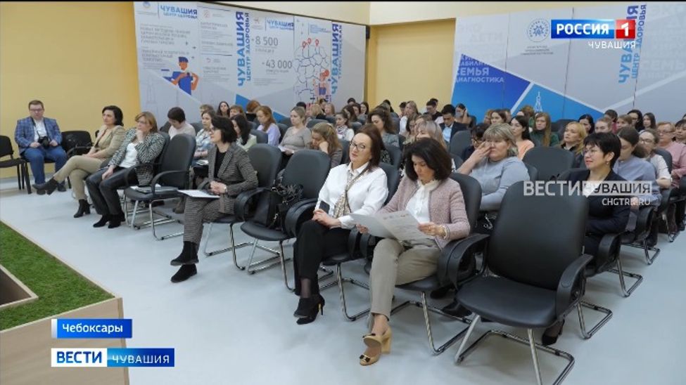 Российские гастроэнтерологи заявили в Чебоксарах: западный тип питания и фастфуд ведут к серьезным патологиям