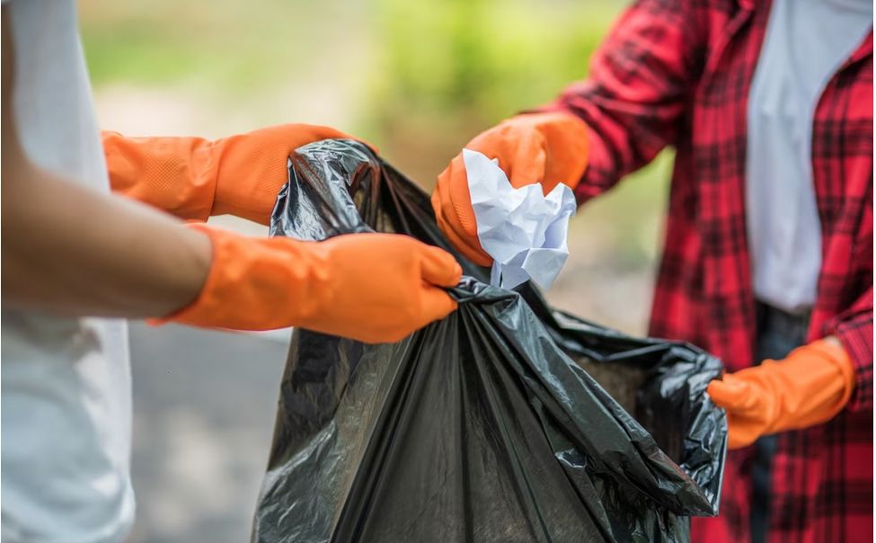 На экологических субботниках в Чебоксарах очистят 100 захламленных участков