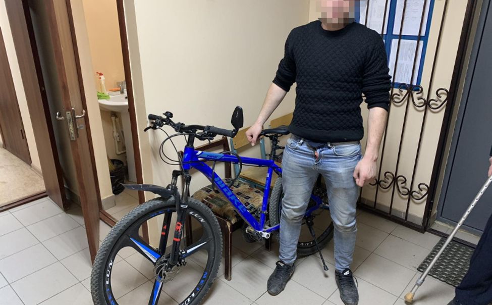 В Чебоксарах работники ломбарда помогли полицейским найти украденный велосипед 