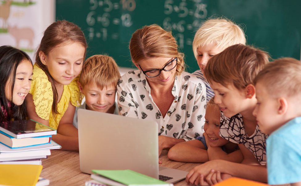 В Чувашии стартует акция «Учителя – герои наших дней»