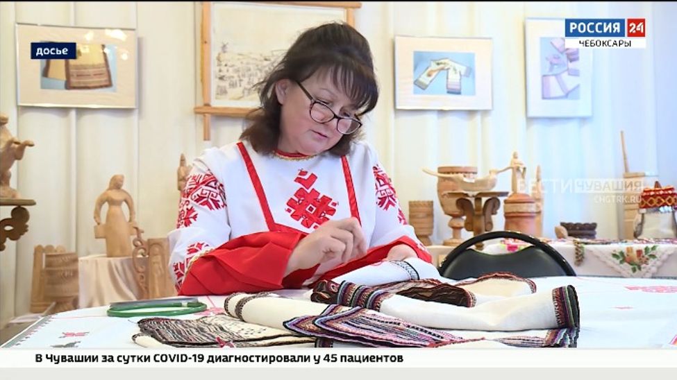 Жители Чувашии выбирают подарочный комплект для новорожденных