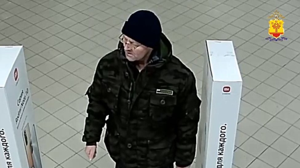 В Чебоксарах разыскивают мужчину, укравшего мясорубку