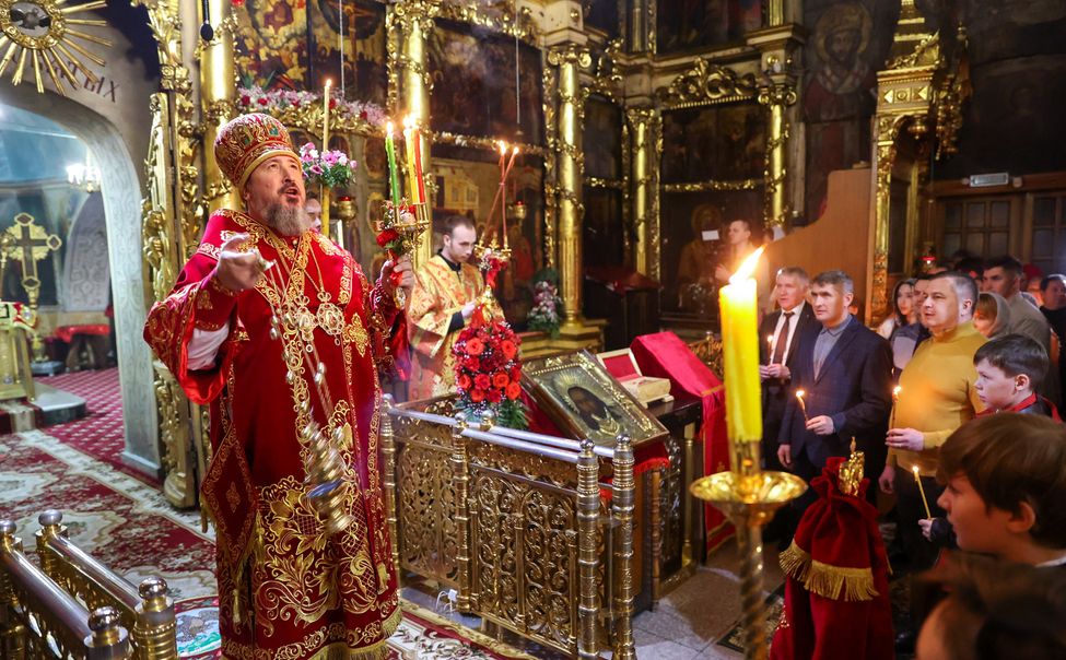 Олег Николаев принял участие в торжественном Пасхальном богослужении