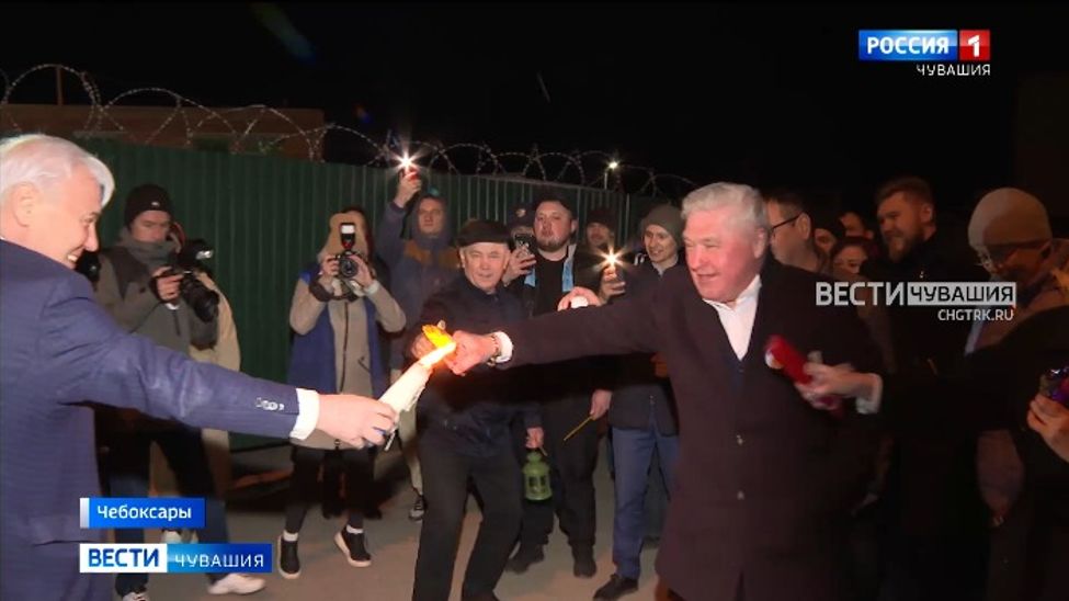 Жители Чувашии встретили Благодатный огонь