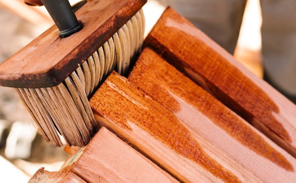 В ближайшее время в Чебоксарах начнут красить скамейки