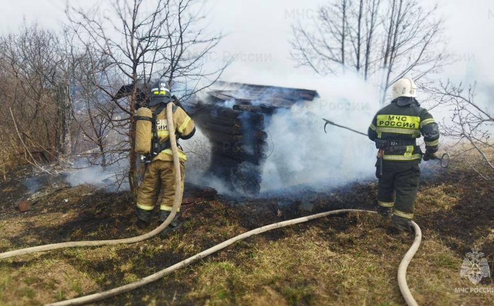 За сутки огнеборцы Чувашии 7 раз выезжали на тушение травы и мусора