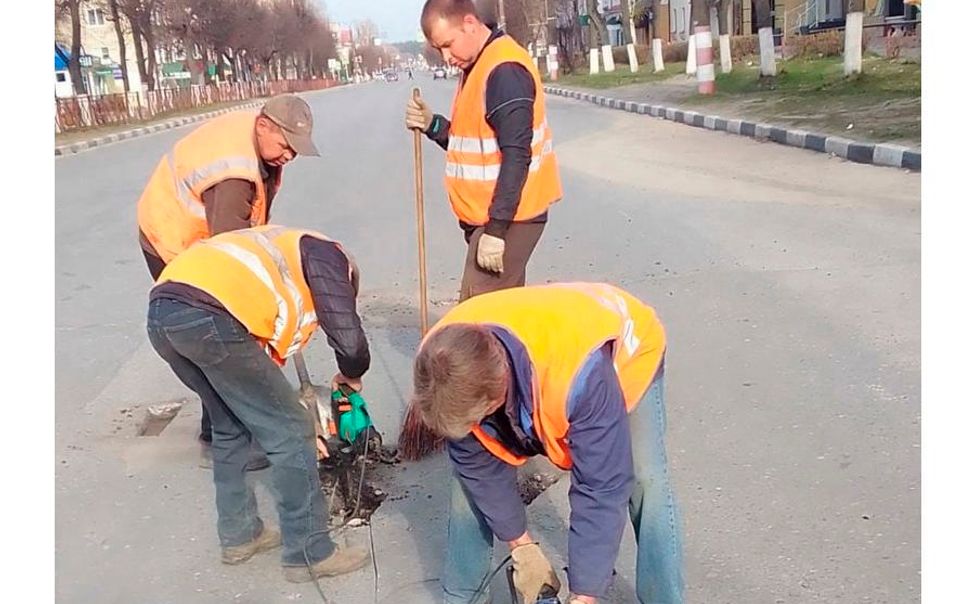 В Шумерле приступили к ямочному ремонту на дорогах 
