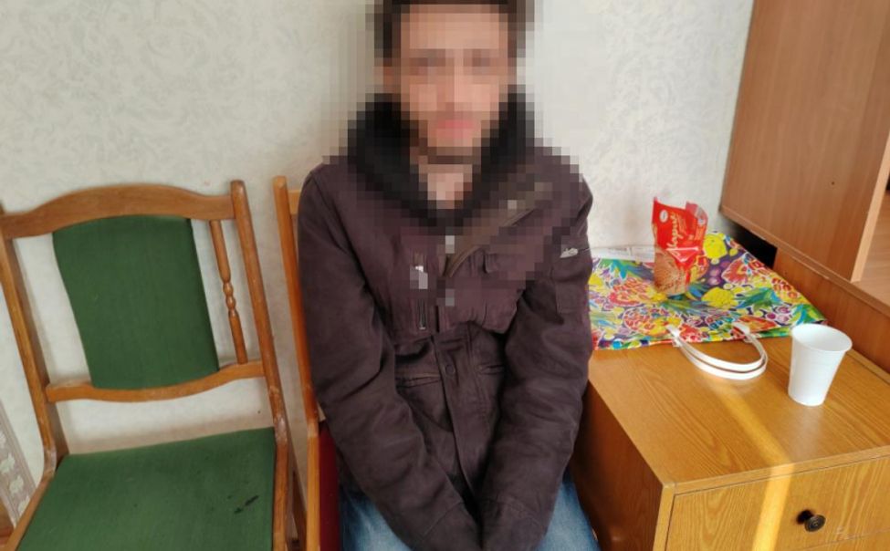 В Чебоксарах иностранного студента поймали на закладке наркотиков