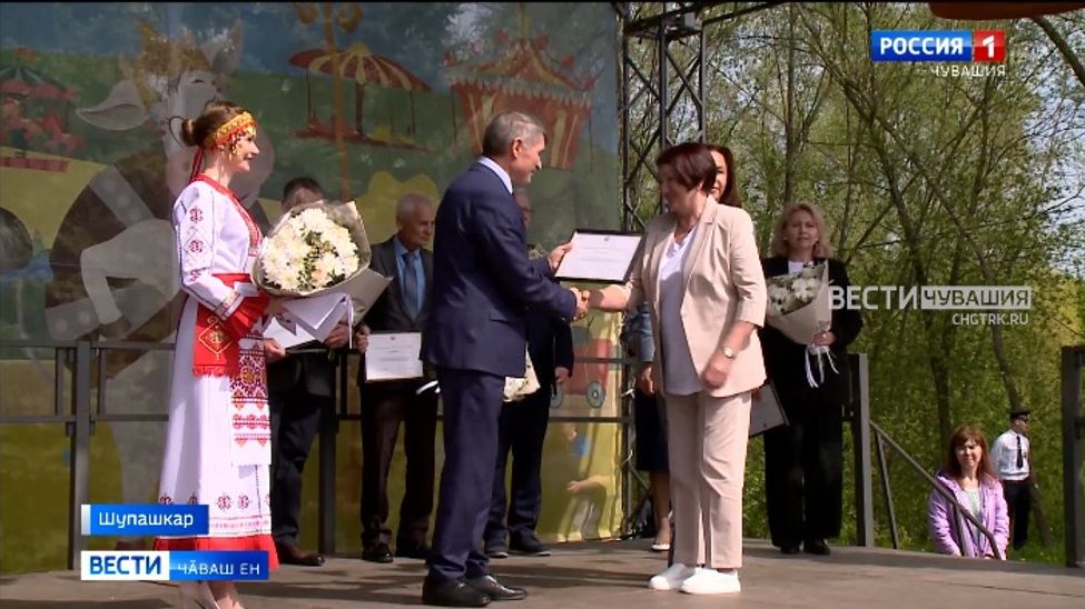 Республикӑра Ҫуркуннепе ӗҫ уявне анлӑ паллӑ турӗҫ