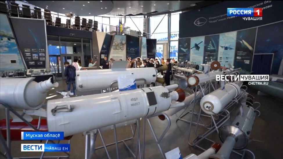 Республикӑри хастар та пултаруллӑ вӗренекенсем ҫӗршыври паллӑ пӗрлешӳре пулса курчӗҫ