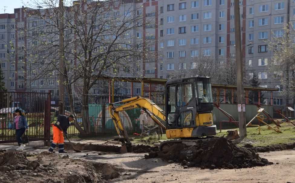 В Чебоксарах начали благоустройство дворов