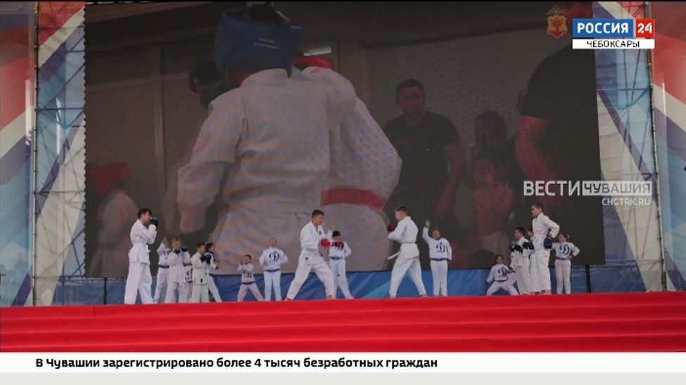 В Чебоксарах прошла Всероссийская акция "Эстафета Победы" 