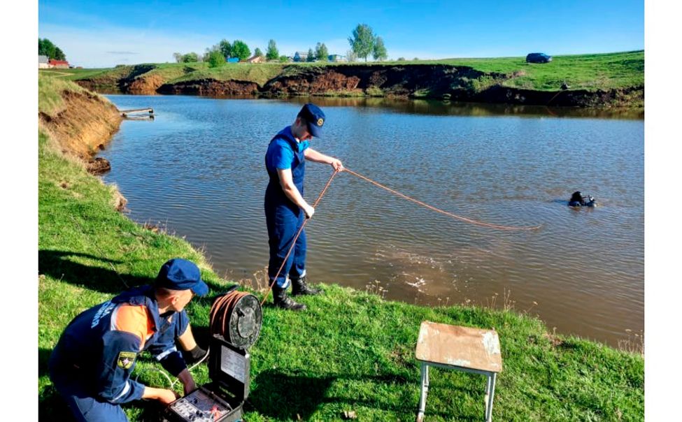 В Чувашии в преддверии купального сезона спасатели обследуют водоемы