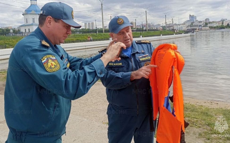 В Чувашии спасатели напомнили школьникам правила безопасности в преддверии летних каникул