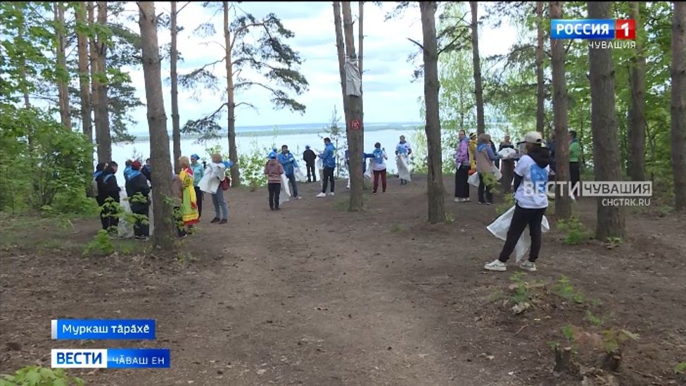 Муркаш тӑрӑхӗнче пурӑнакансем шывсикки таврашне тасатрӗҫ
