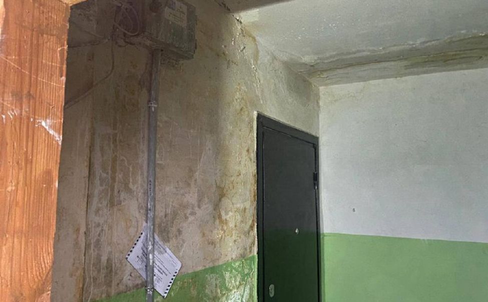 После вмешательства прокуратуры в ядринской многоэтажке проведут ремонт протекающей кровли