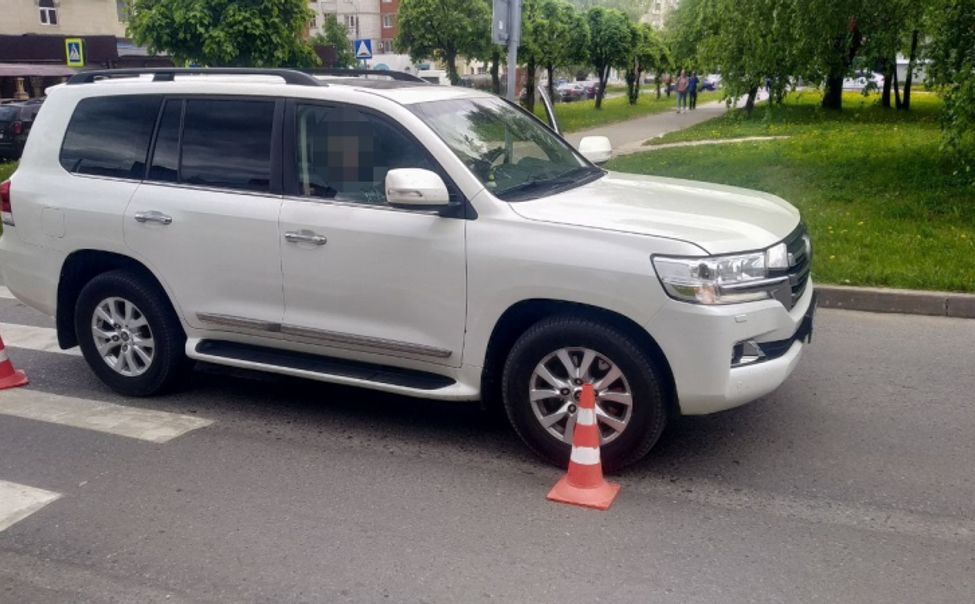 В Чебоксарах водитель внедорожника сбил пенсионерку на пешеходном переходе