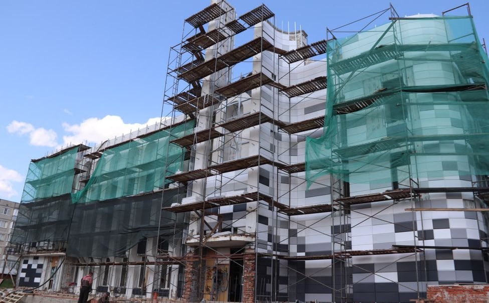 В Новочебоксарске активно реставрируют здание бывшего кинотеатра "Атал"