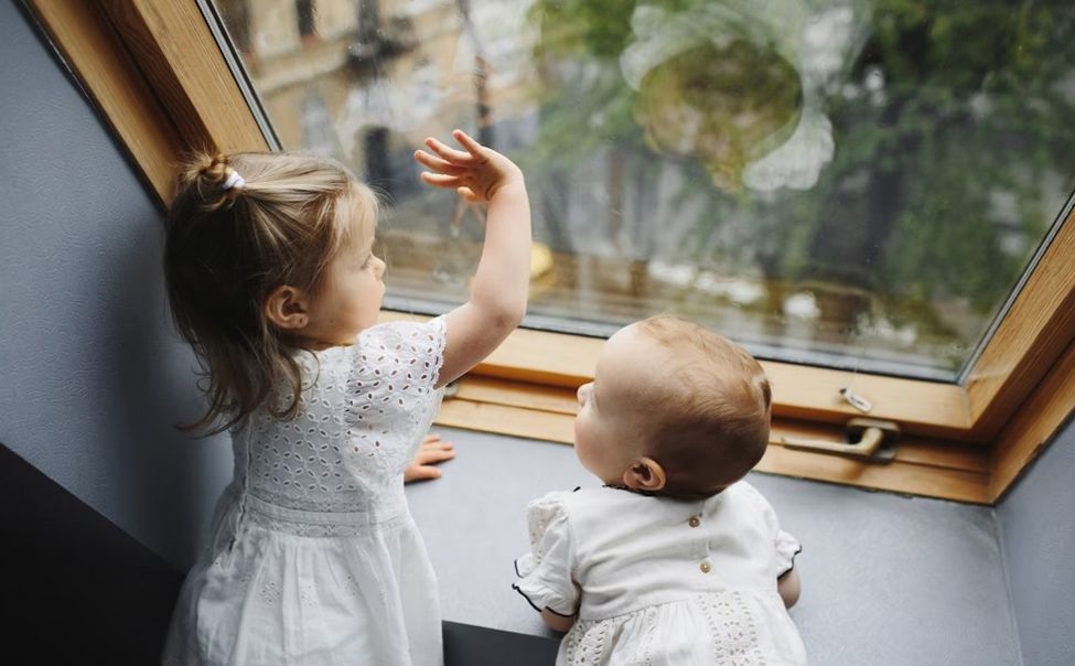 Минобразования Чувашии напоминает родителям об опасности открытых окон для детей