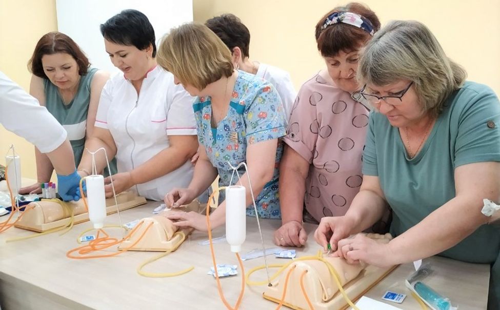 Для медсестер Алатырской ЦРБ провели мастер-класс по навыкам безопасной работы