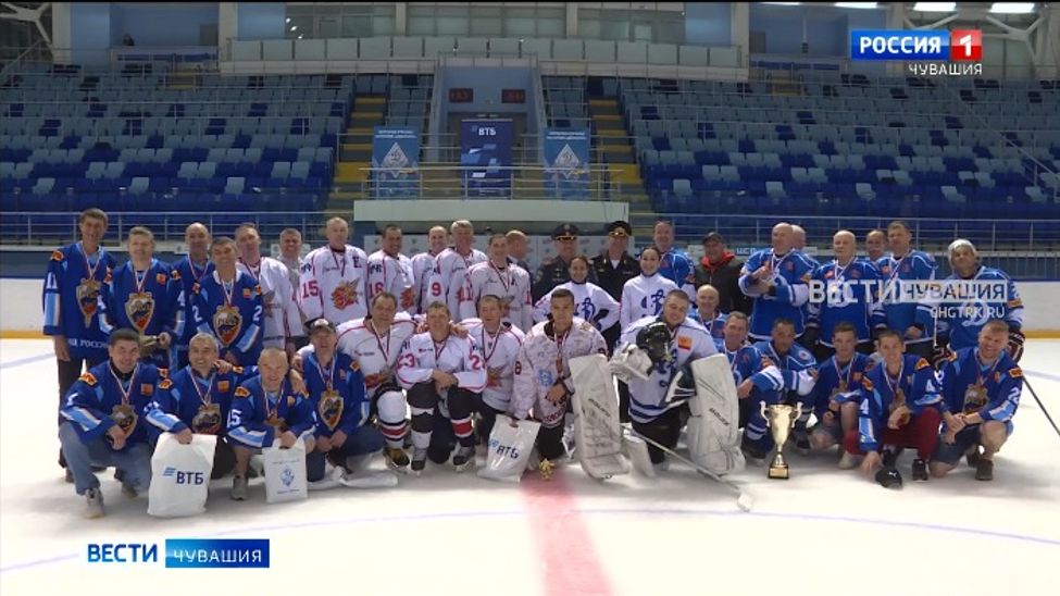 «Динамовцы» Чувашии 100-летие спортивного общества отметили хоккейным турниром