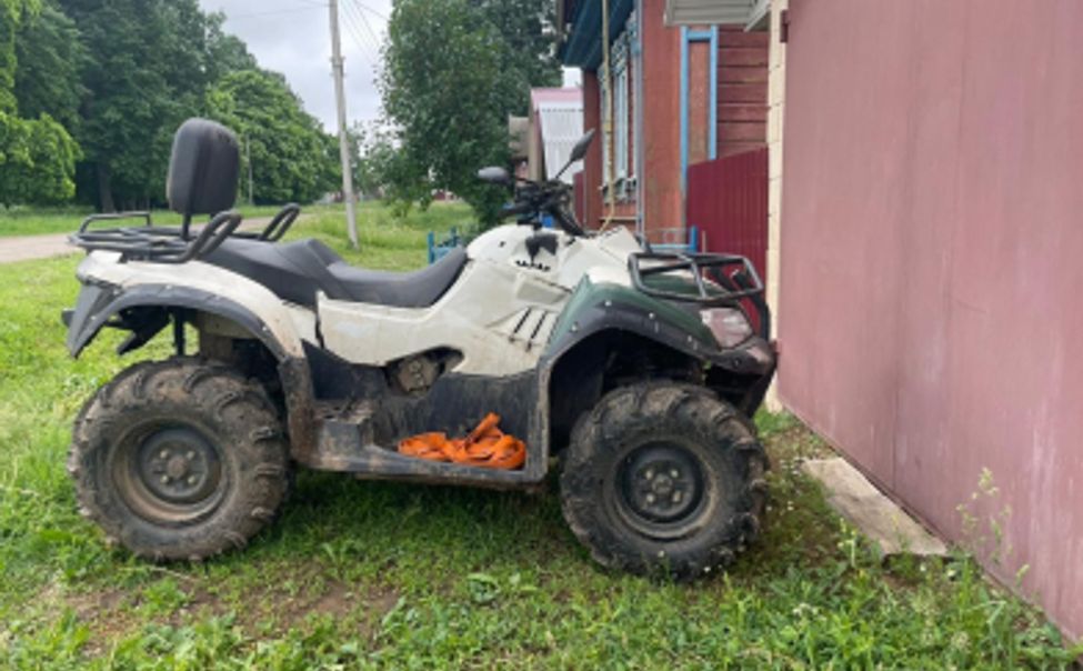 В Чувашии 3 подростка перевернулись на квадроцикле 