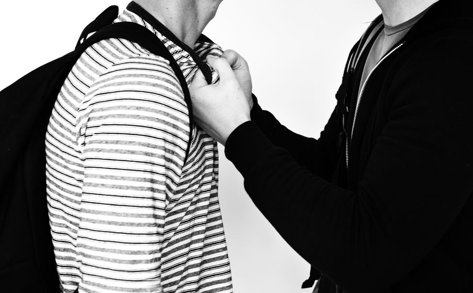 Два чебоксарца брызнули друг на друга газовыми баллончиками в пункте выдачи онлайн-магазина