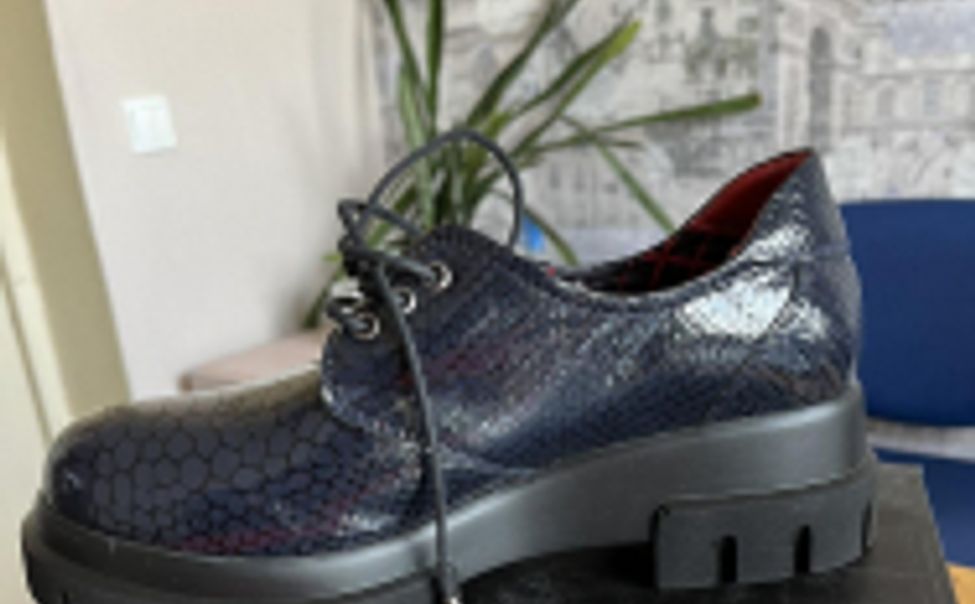 Чебоксарец украл из магазина женский полуботинок, а затем вернулся за вторым
