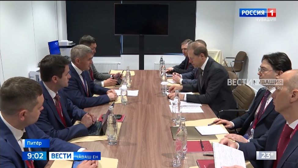 Республика аталанӑвӗн ҫул-йӗрне сӳтсе яваҫҫӗ 