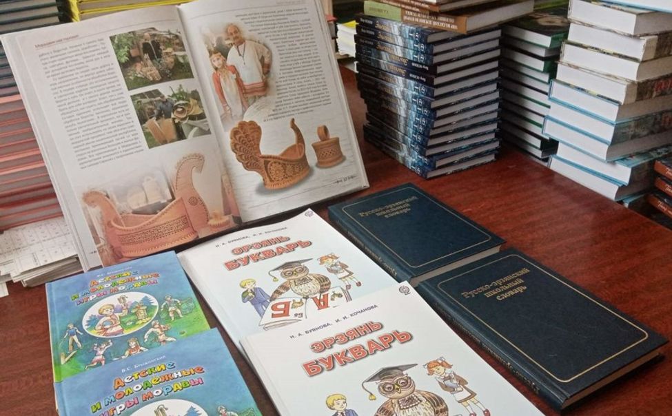 В библиотеки Чувашии поступили книги на мордовском и татарском языках