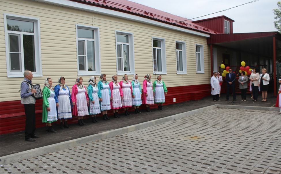 В Алатырском округе после капремонта открылся врачебный офис