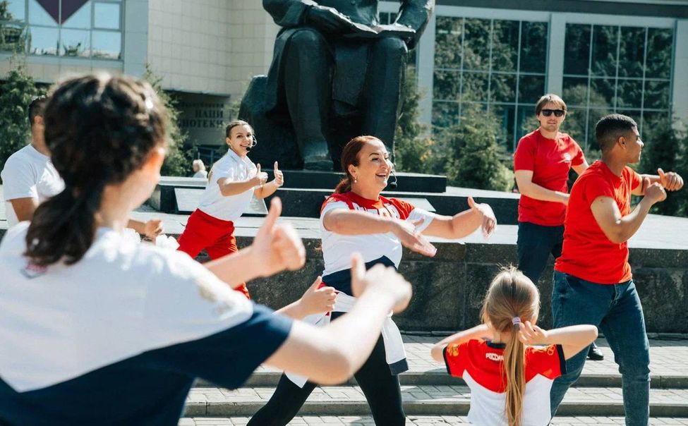 Любители спорта провели День Республики вместе с фитнес-аэробикой