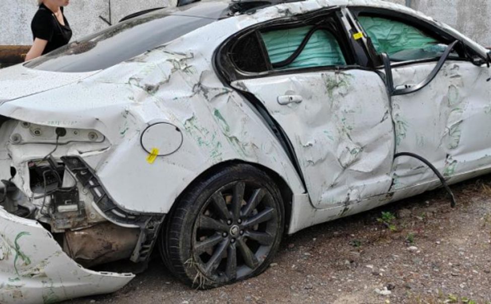 Пьяный чебоксарец превратил угнанный "Ягуар" в груду металла