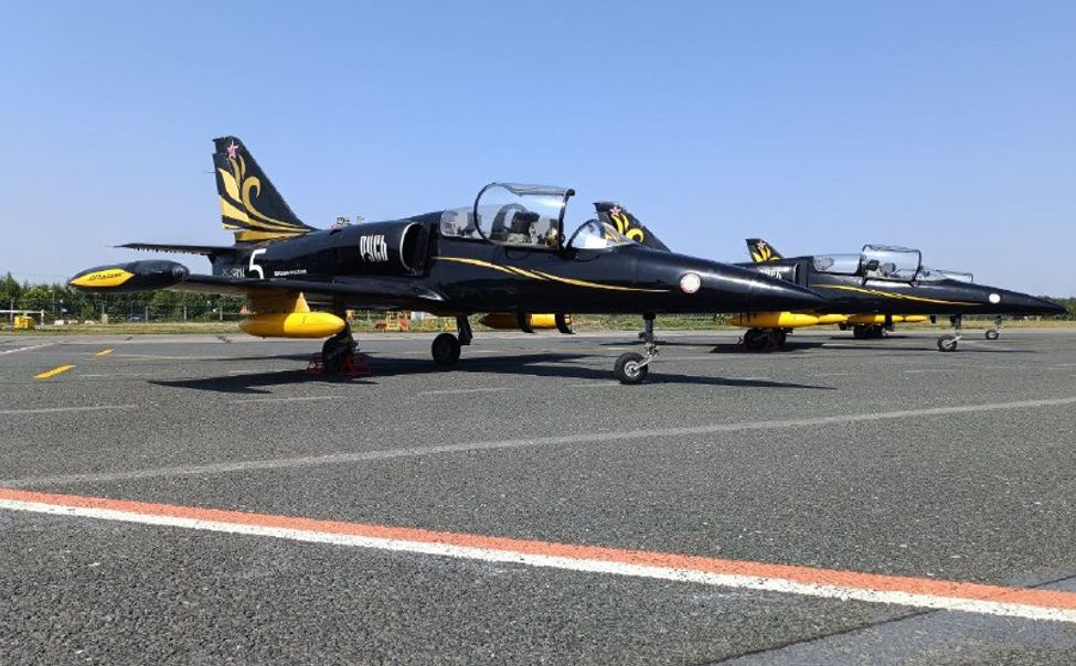 В Чебоксарах приземлились 5 реактивных самолетов Л-39