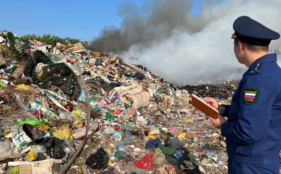 В Янтиковском округе загорелась свалка 