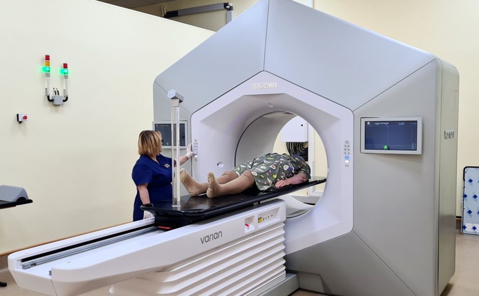 В Республиканском онкодиспансере установили линейный ускоритель для лучевой терапии