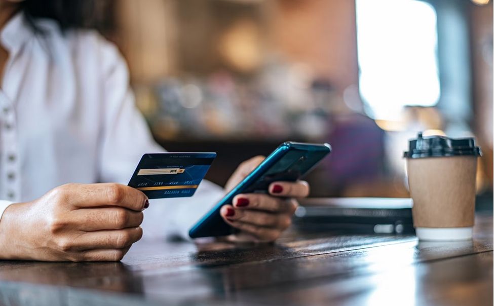 Аферисты выманили у чебоксарки почти  3,5 млн рублей