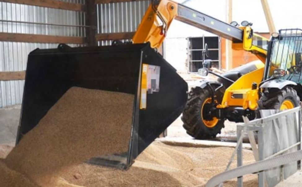 В Цивильском округе женщину насмерть придавило металлической дверью