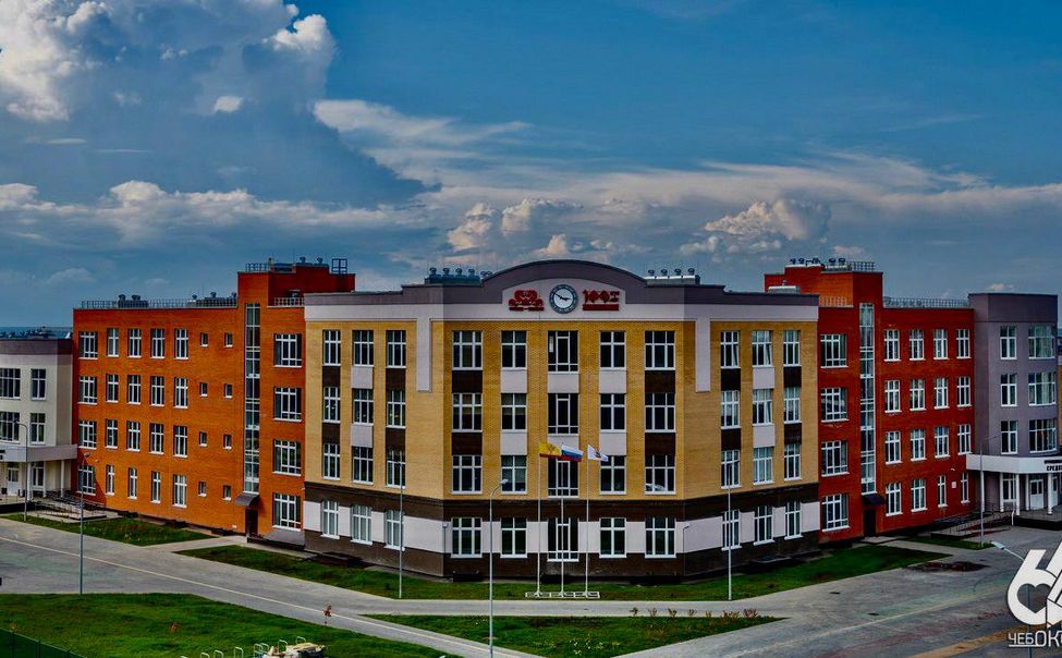 Денис Спирин доложил о решении проблемы с первоклашками в 65-й школе Нового города