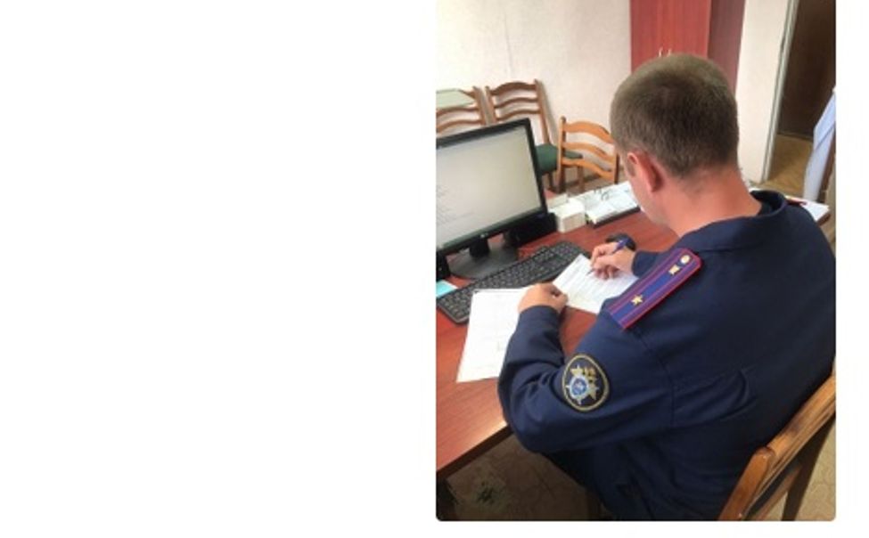 В Новочебоксарске сотрудника колонии подозревают в получении взятки от осужденного