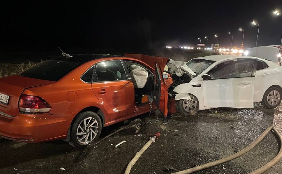 В Чувашии при столкновении 2 легковушек погиб ребенок