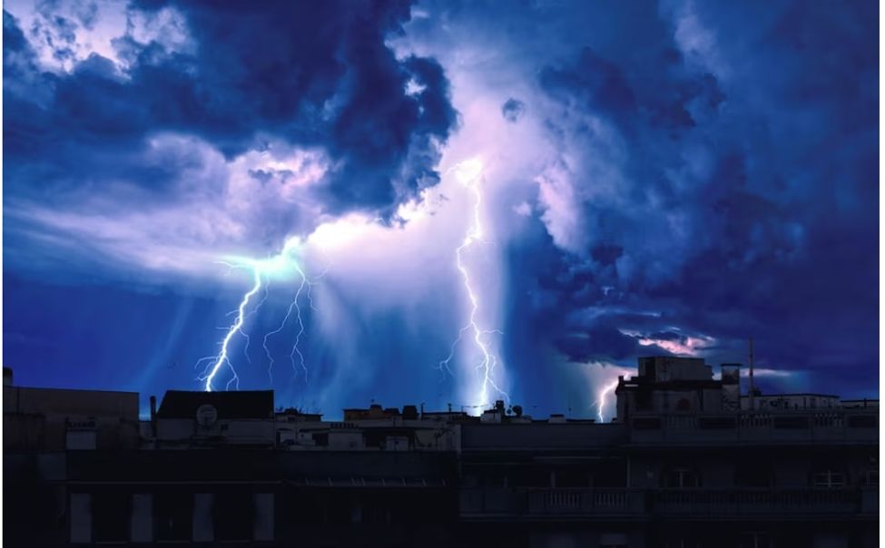 В Чебоксарах вывоз деревьев,  поваленных ураганом, продолжится до понедельника