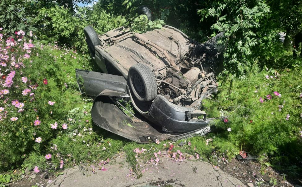 В Алатыре перевернулась легковушка. Женщина с грудным ребенком получили травмы